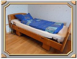Schlafzimmer Mit Verstellbaren Pflegebett