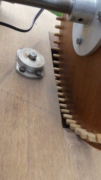 Antrieb vom Hauptflügel mit selbstgebautem Zahnrad2